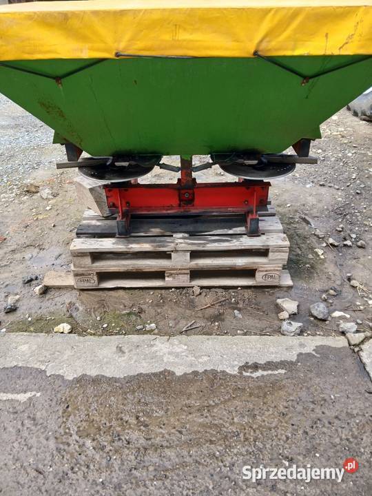 rozsiewacz strumyk dwutalerzowy 600 Nawożenie Posądza