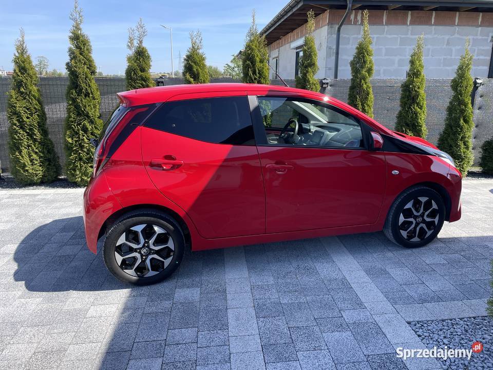 TOYOTA AYGO 2020 23 przebiegu Czerwona Inowrocław