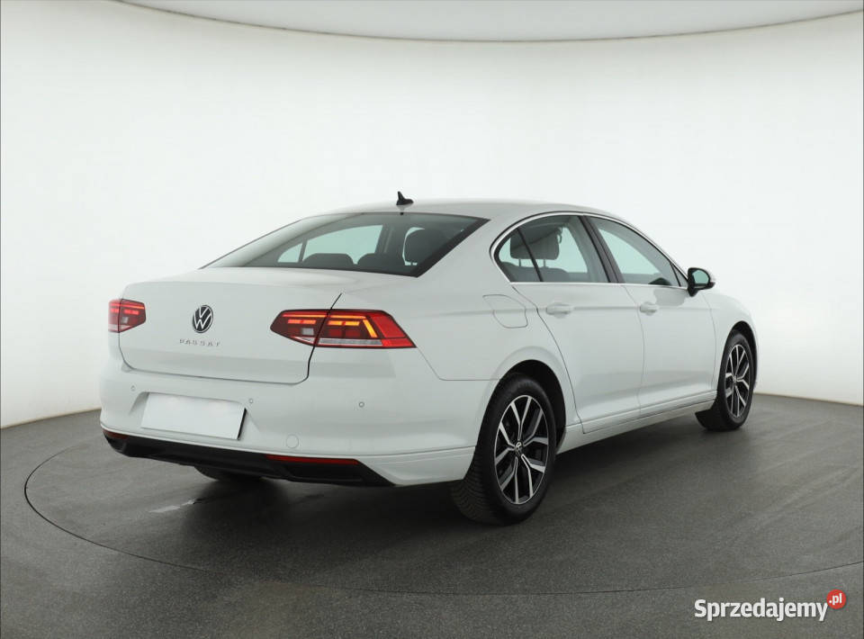 VW Passat 15 TSI asystent pasa ruchu Piaseczno