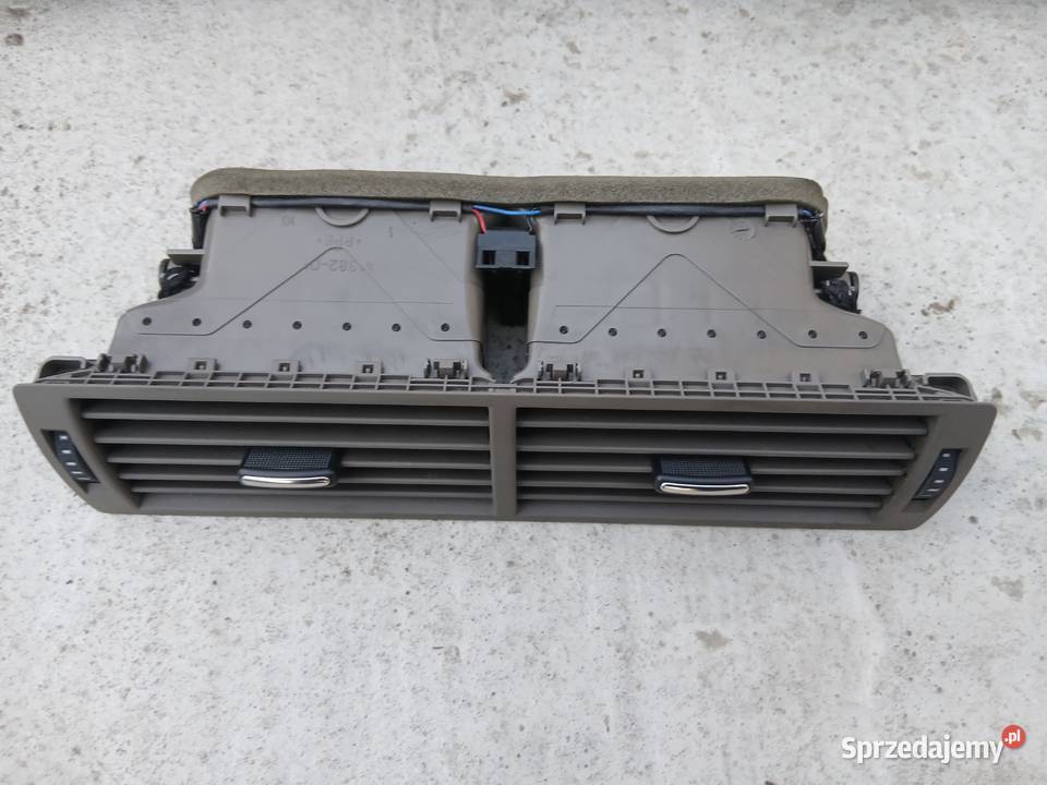 Audi A4 B6 B7 kratka nawiewu centralna w deskę Szczerbice