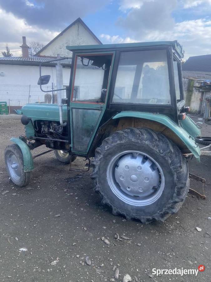 Traktor C4011 w stanie