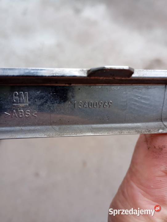 Meriva B listwa chrom na klapę tylną 13400969 Biszcza