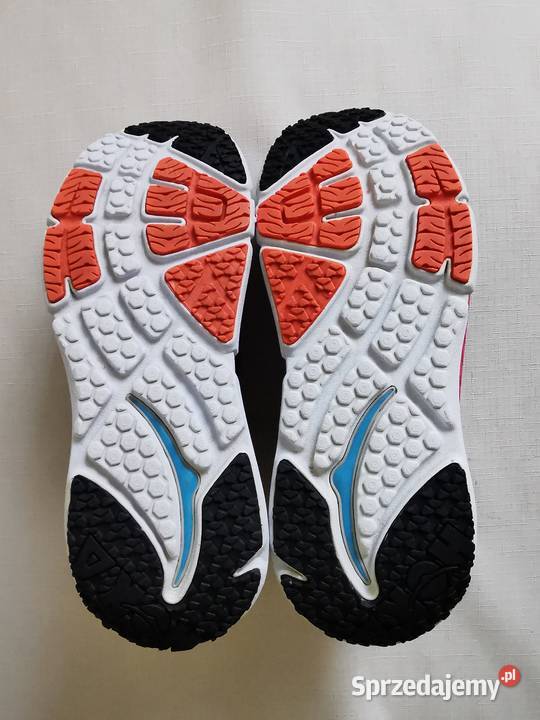 Hoka One One 42 st idealny