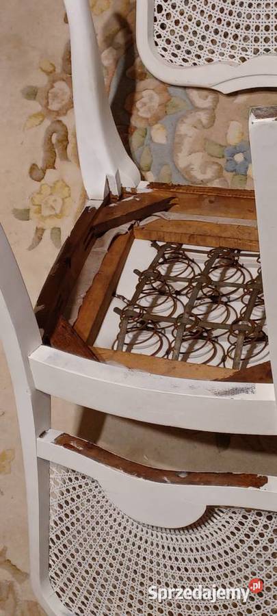 DWA ZABYTKOWE DREWNIANE KRZESLA STABILNE CZYSTE Poznań