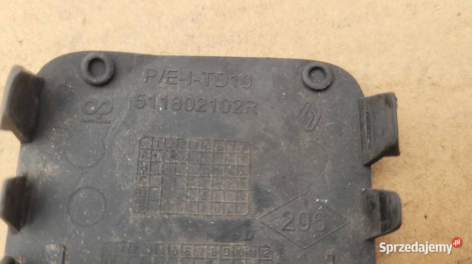 RENAULT TRAFIC III 3 ZAŚLEPKA HAKA ZDERZAKA Motoryzacja