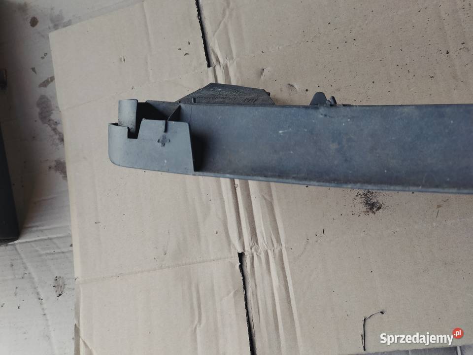 GRILL ATRAPA OPEL KADETT KADET 90243244 Karoseria Kamień-Kolonia