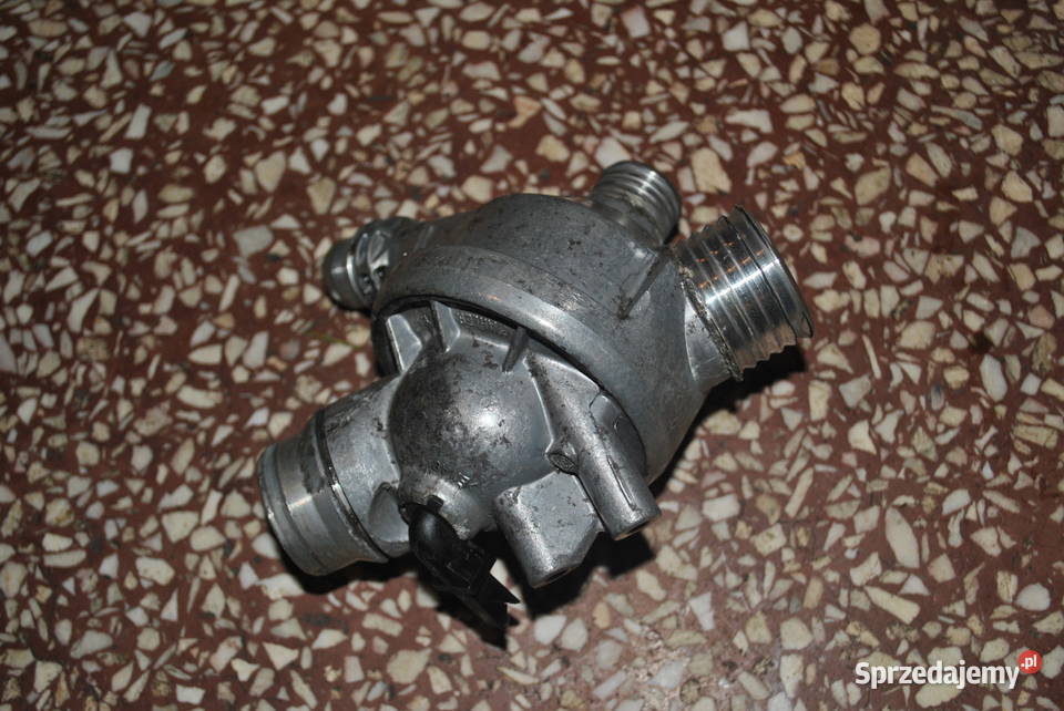 Termostat BMW E81 E87 E90 E91 E92 E93 E60 E61 termostaty Poręba sprzedam