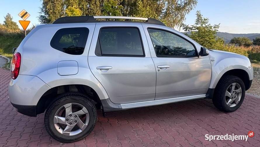 Dacia Duster 15 Dci Srebrna Klima dwa komplety nieuszkodzony