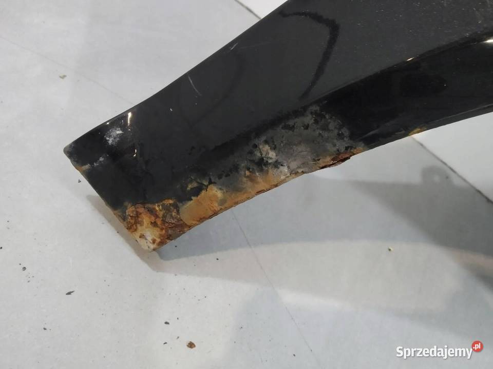 BŁOTNIK PRAWY PRZÓD CZARNY VW Volkswagen Golf IV