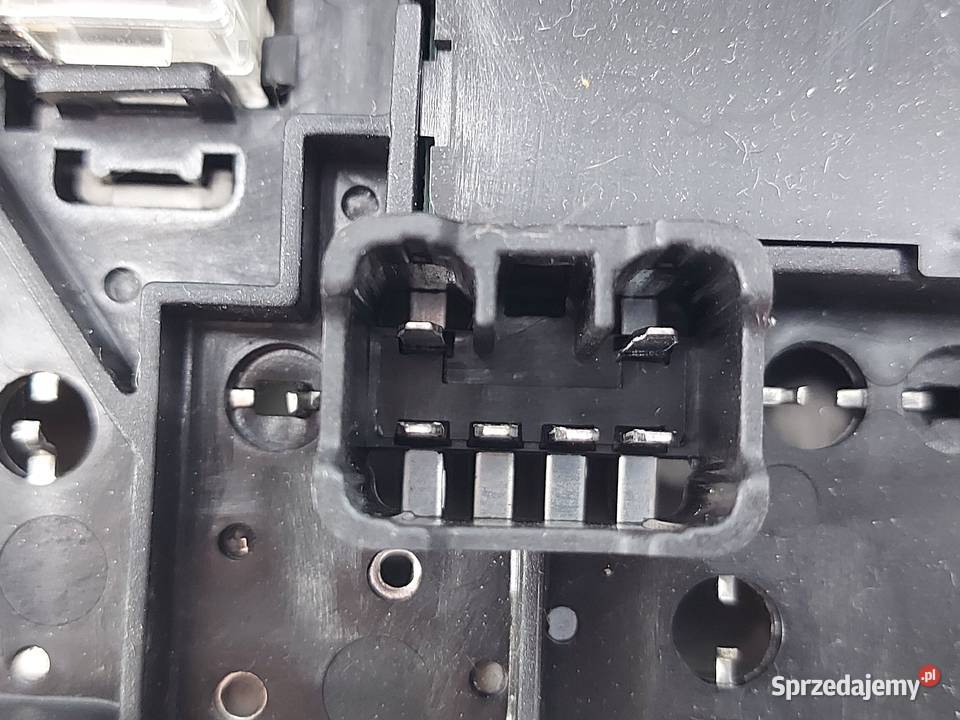 KIA SPORTAGE III 12r lampka podsufitki Kielce sprzedam