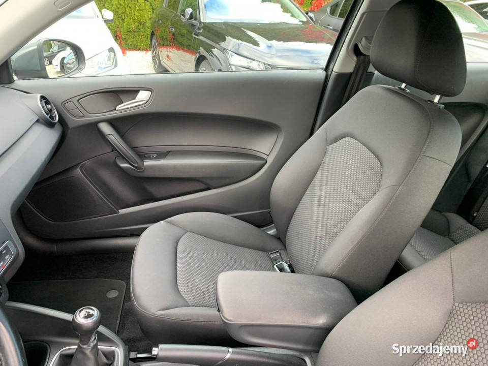 Audi A1 10 TFSI 95 SLine Klima PDC 8X 2010 wielofunkcyjna kierownica Baranowo sprzedam