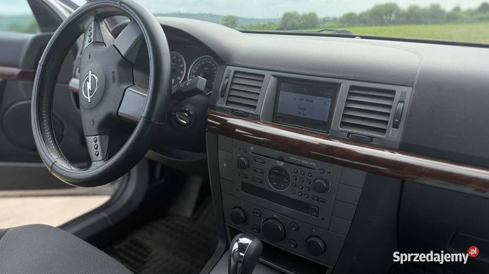 Opel Vectra c automatyczną skrzynią biegów Sedan / Limuzyna
