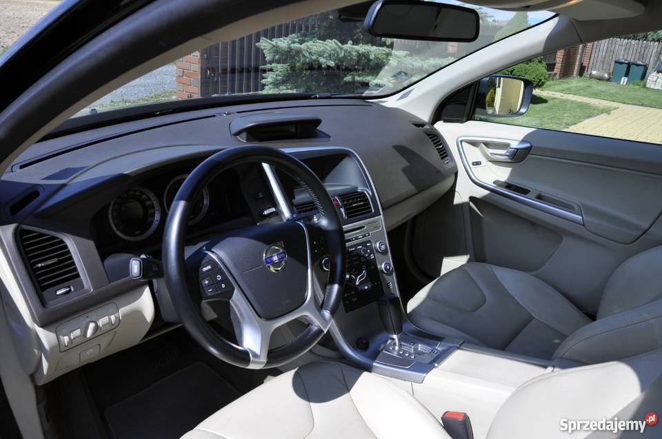 VOLVO XC60 Momentum D5 AWD 205 24D Skóra aluminiowe felgi Piaseczno sprzedam