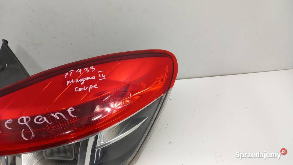 RENAULT MEGANE III COUPE LAMPA TYŁ PRAWA Światła stop Zbierkowo