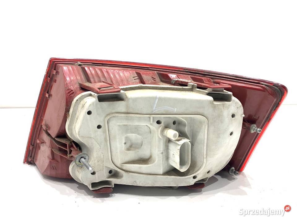 LAMPA LEWY TYŁ AUDI A6 C6 Hatchback 0411 ŚWIATŁO osobowe Oświetlenie