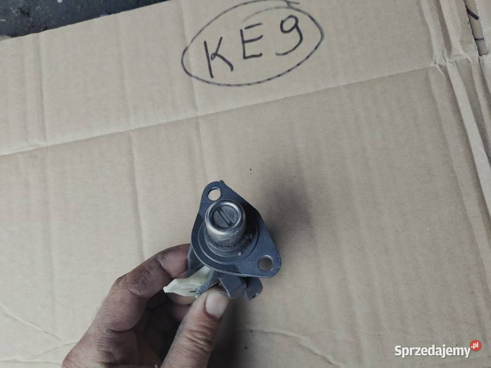 ZAMEK TYLNEJ KLAPY TYŁ OPEL KADETT KADET osobowe Kamień-Kolonia