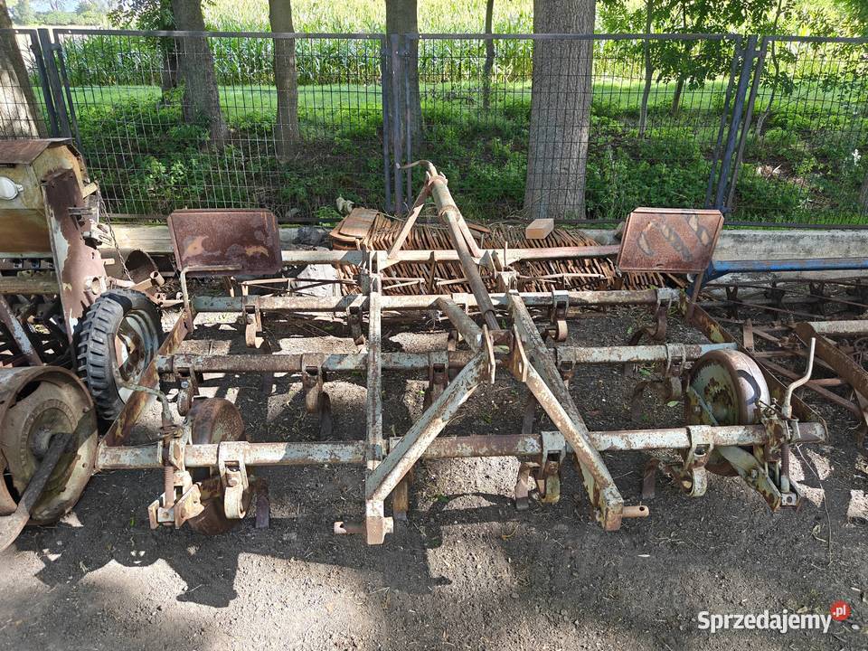 Sprzęt rolniczy z likwidacji gospodarstwa Borów