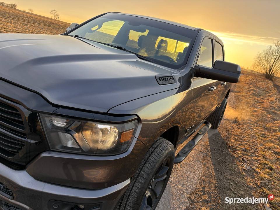 RAM 1500 57 HEMI V8 4x4 2021r Big Horn benzyna