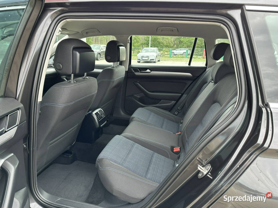 Volkswagen Passat Variant Salon Polska Navi aluminiowe felgi