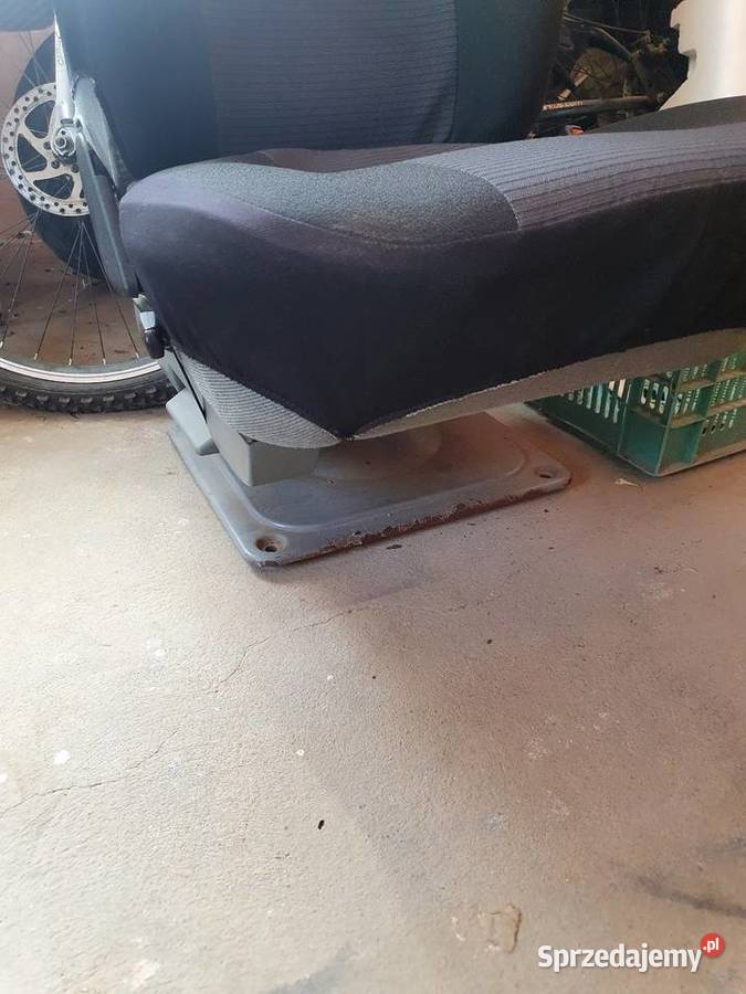 Vw t4 przednie obrotowe siedzenia Bilcza sprzedam
