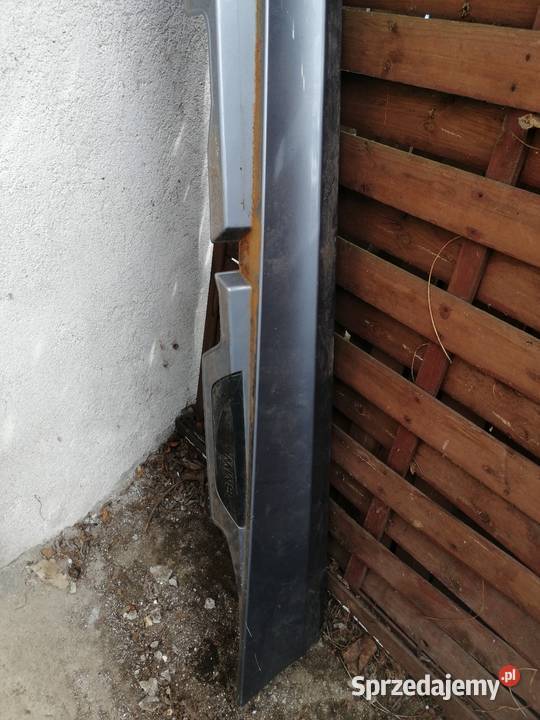 Listwa progowa prawa Bmw 1 e87 2007 a18