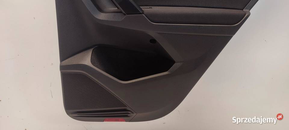VW TIGUAN II BOCZEK PRAWY TYŁ 5NA867212K osobowe