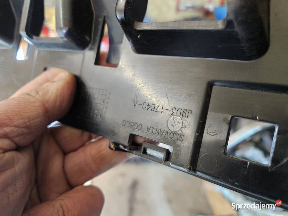 JAGUAR IPACE ŚLIZG WZMOCNIENIE GÓRNE ZDERZAKA osobowe