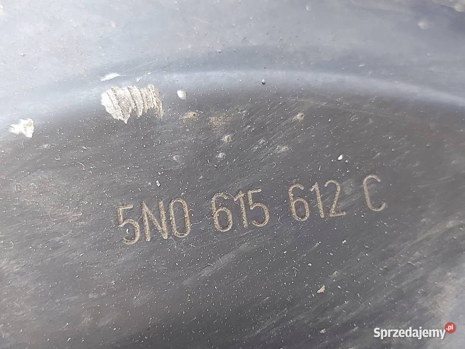 VW PASSAT 20 TDI 13r zwrotnica prawa tył Kielce