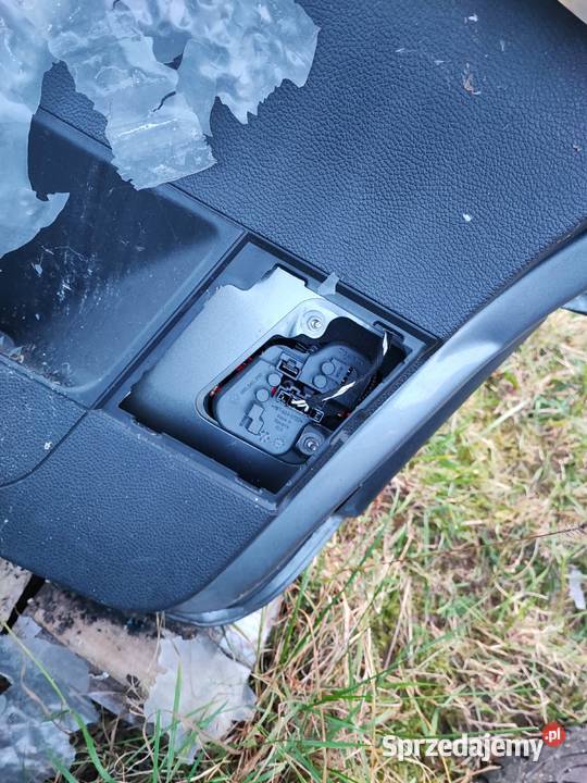 Golf 6 tyl zderzak lakier LA7T belka lampy Brzeg Dolny