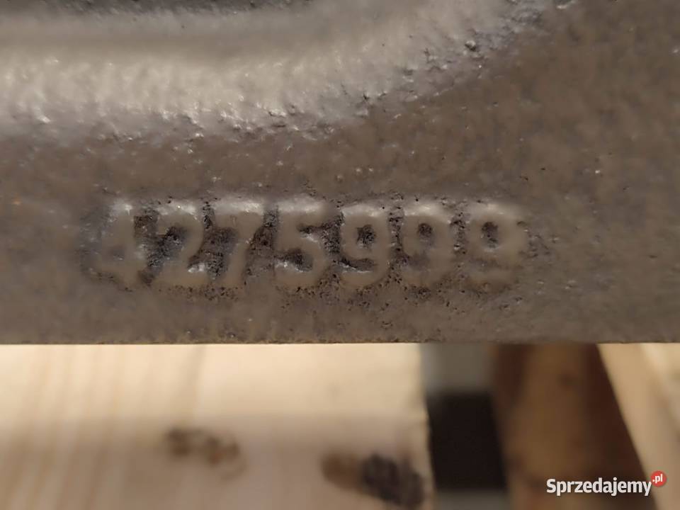 Wspornik osi przedniej 4276006 MASSEY FERGUSON