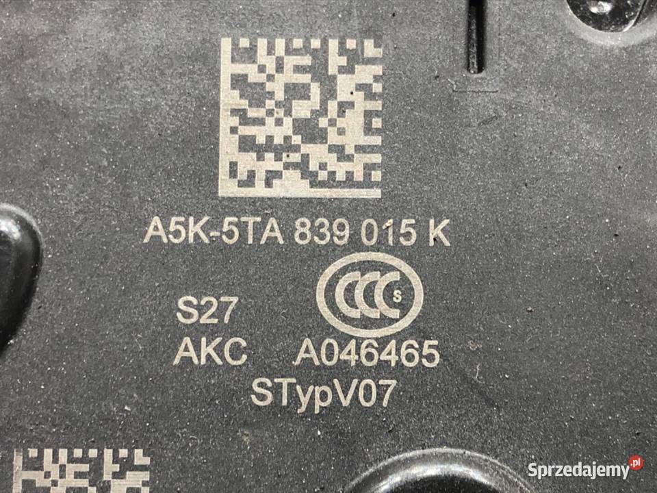 ZAMEK DRZWI LEWY TYŁ SKODA OCTAVIA IV Hatchback