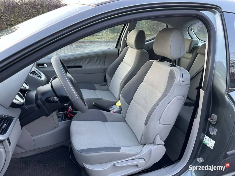 Peugeot 207 2007 14 benzyna 1360cm3 Peugeot