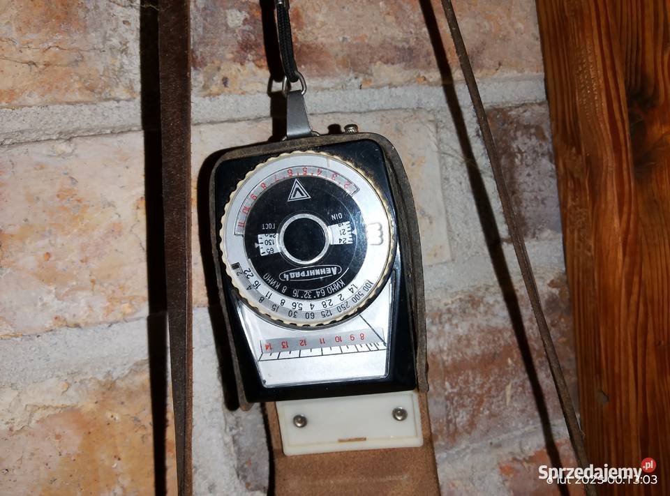 Aparat fotograficzny i światłomierz Gniewoszyce