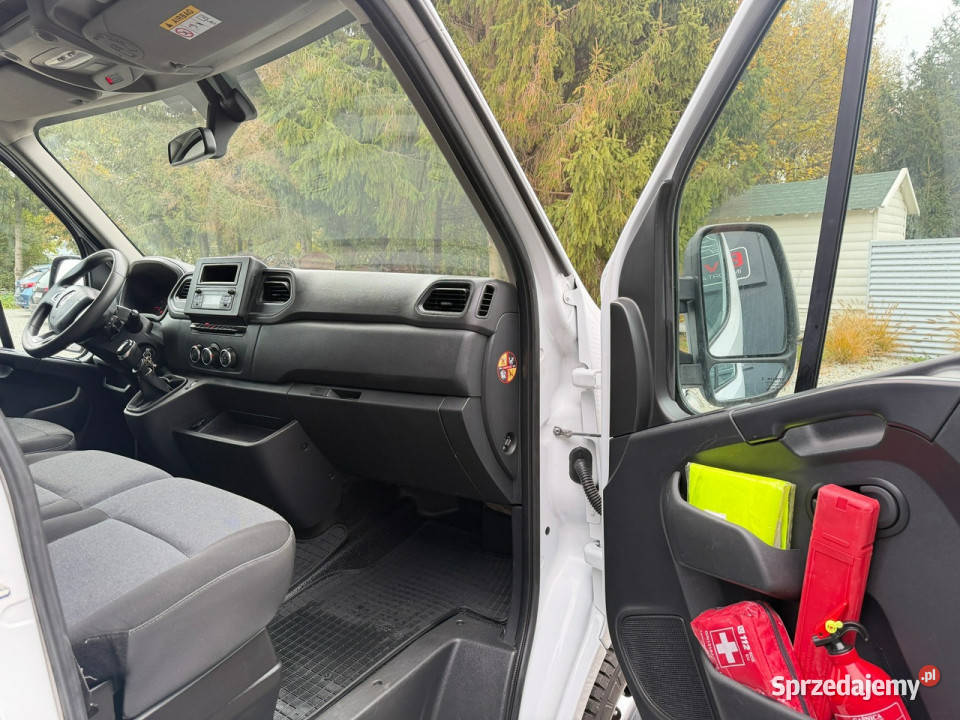 Renault Master L2H2 średniak 7 osobowy biały
