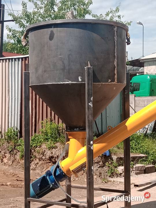 silos na cement zbiornik buforowy z wagą Jastrząb sprzedam