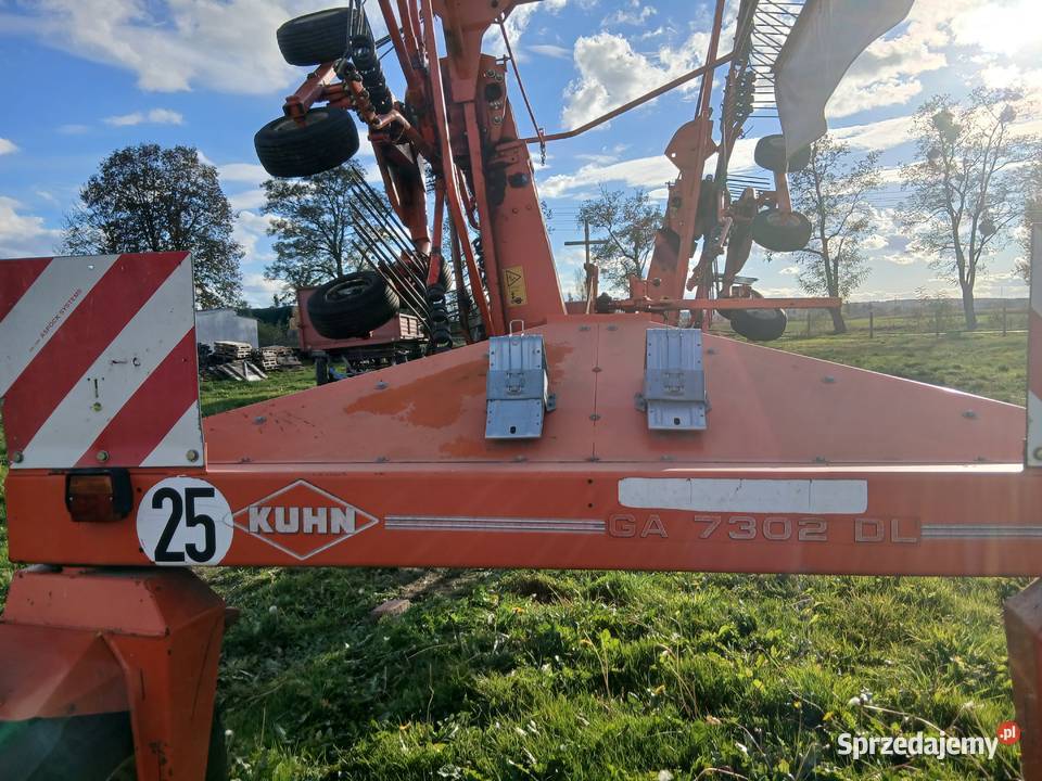 mam do sprzedania grabiarke kuhn Buśno