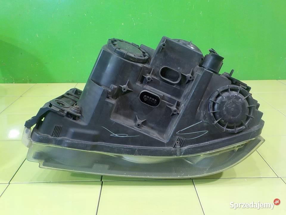 RANGE ROVER SPORT I 27 TDV6 06r 5D XENON lampa Lampy przednie Suków