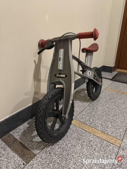Rowerek biegowy FirstBIKE z hamulcem lekki