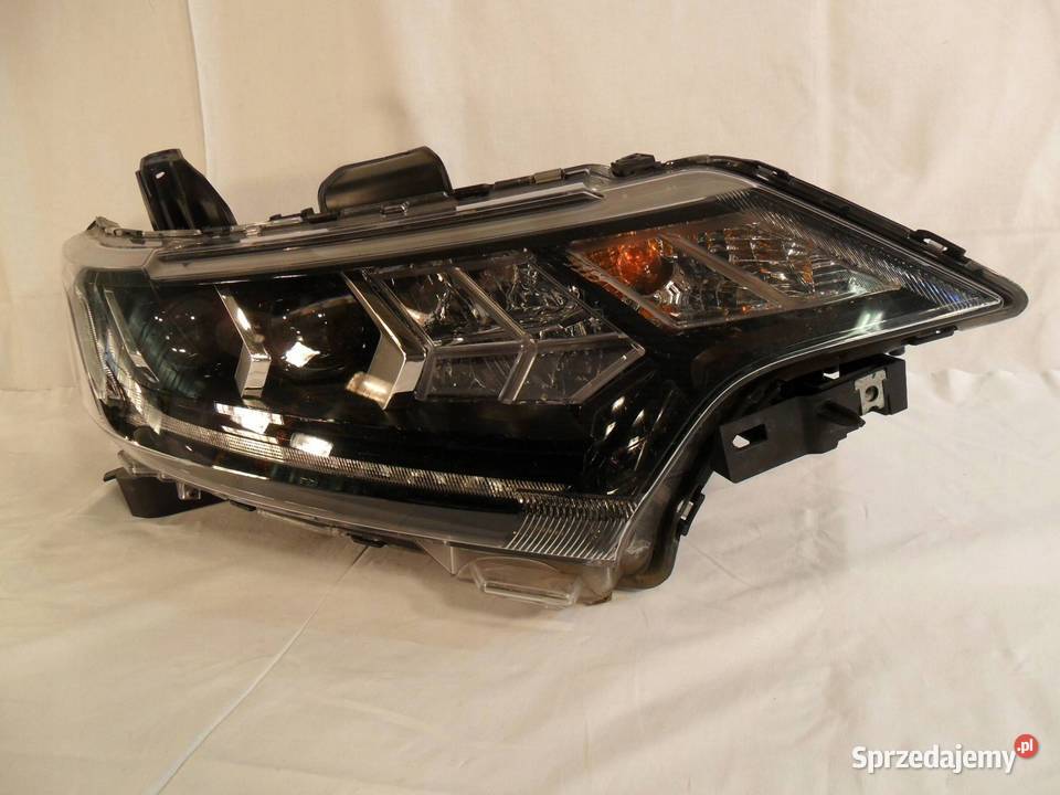 REFLEKTOR PRZÓD STRONA PRAWA MITSUBISHI