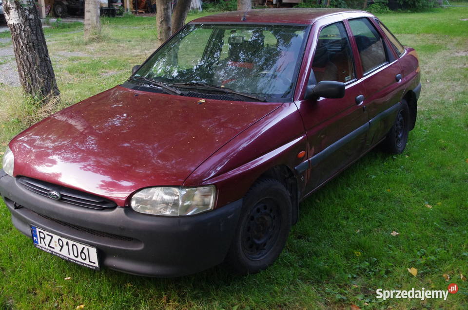 Ford escort z 1995 silnik benzynowy