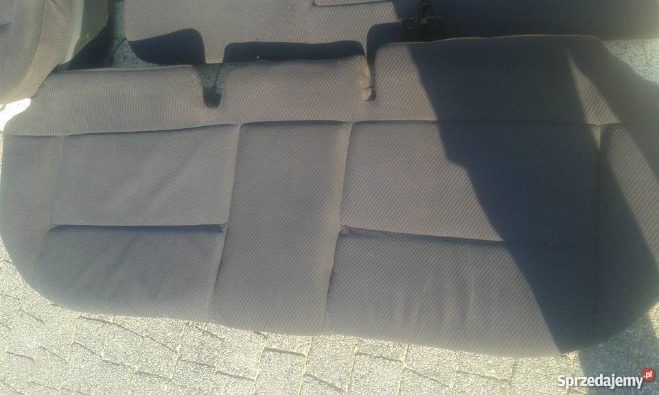 Audi 80 B4 sedan komplet foteli granatowych Luzino