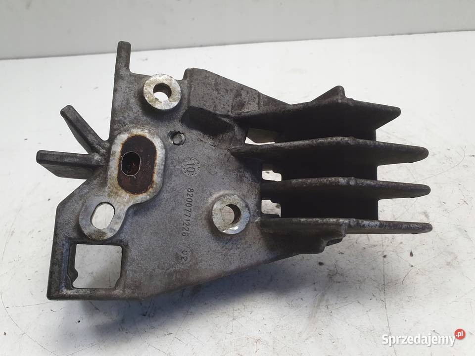 Renault Clio III 15 DCI ŁAPA UCHWYT wtrysk DPF osobowe Zawieszenie silnika Chełm
