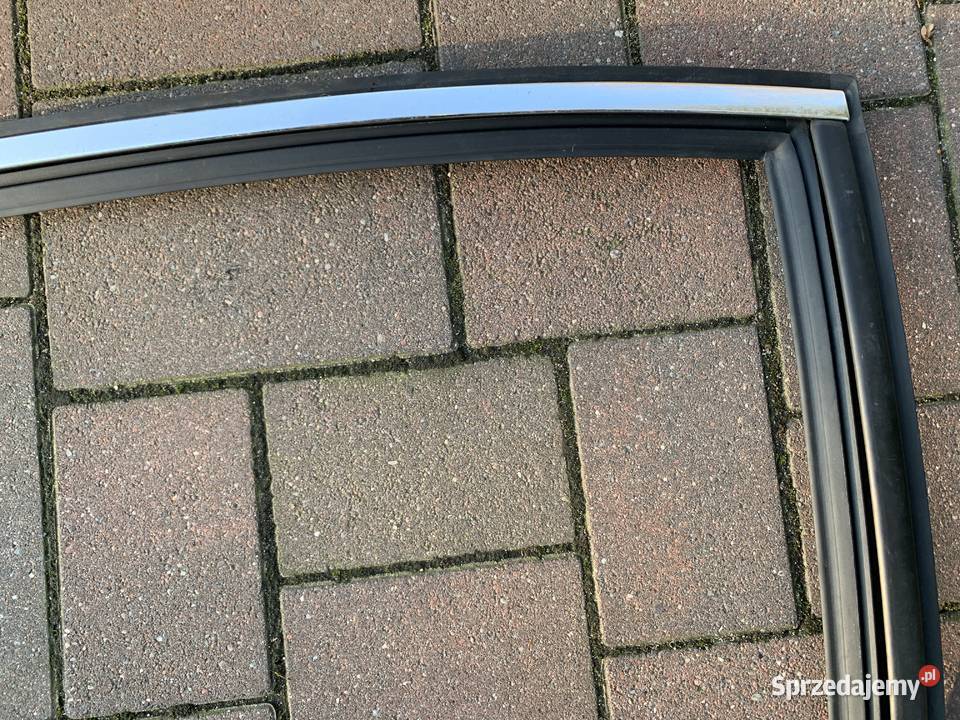 USZCZELKA DRZWI PRAWA TYŁ CHROM CITROEN DS4