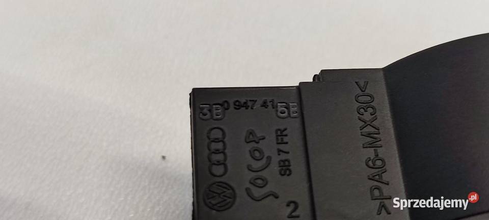 SKODA KAROQ LAMPKA OŚWIETLENIE 3B0947415B Oświetlenie kabiny