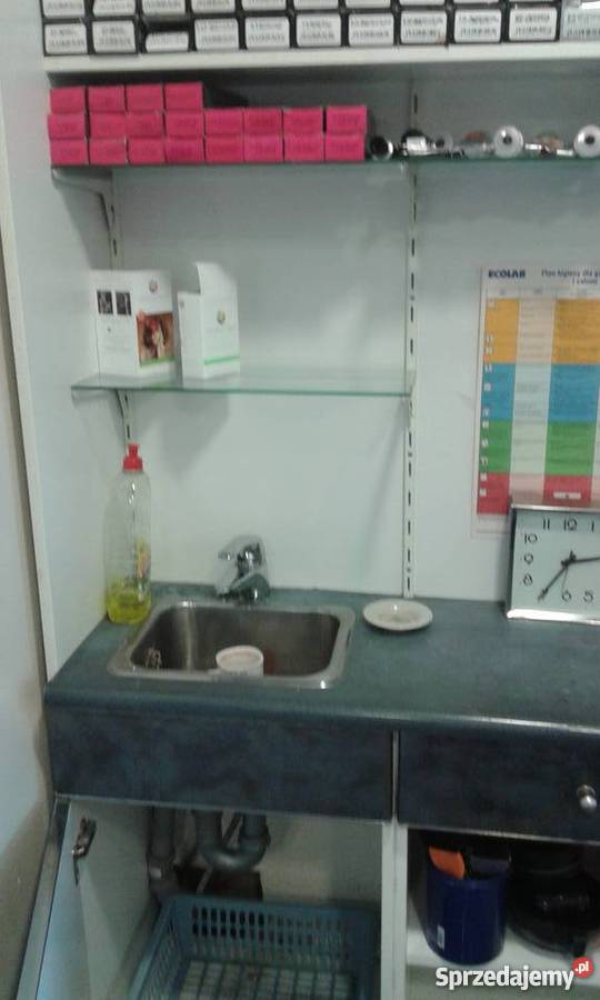 Szafa do salonu fryzjerskiego kosmetycznego