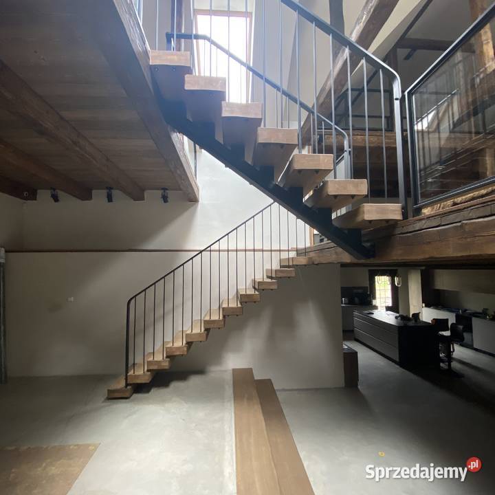 schody jednobelkowe półkowe balustrady szklane Tokarnia