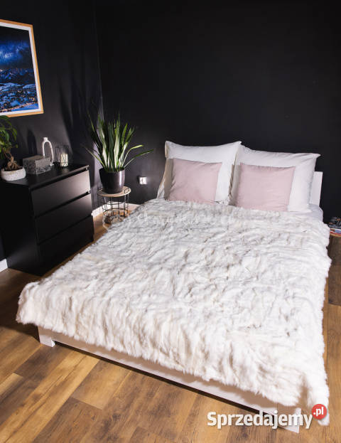 Narzuta dekoracyjna futro białe z królika biały Szaflary sprzedam