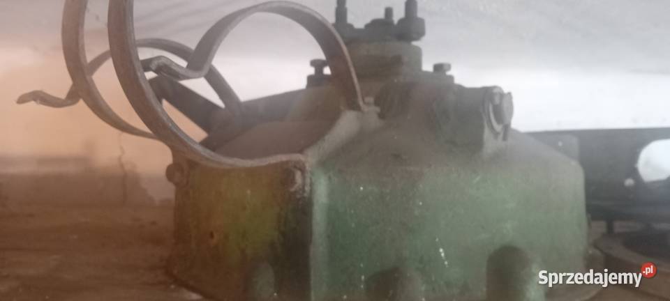 John deereLanz 300 obudowa sprzęgła Dryszczów sprzedam