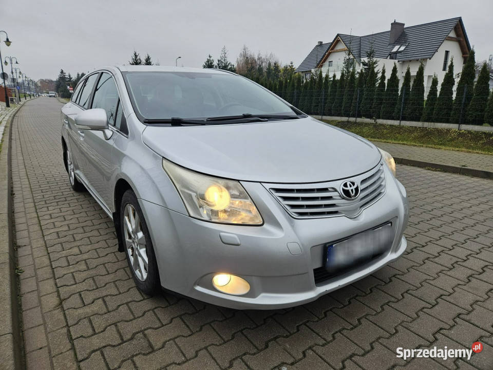 Toyota Avensis 20D4D 126 Zadbany Rata650 III srebrny Śrem sprzedam