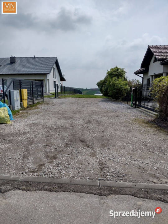 Sprzedam grunt Karniów 582m2 woda